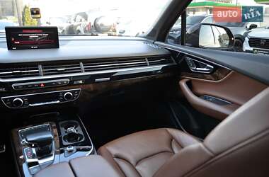 Позашляховик / Кросовер Audi Q7 2017 в 