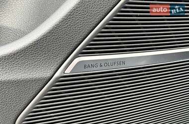 Позашляховик / Кросовер Audi Q7 2025 в 