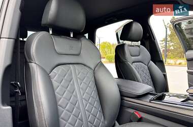Позашляховик / Кросовер Audi Q7 2025 в 