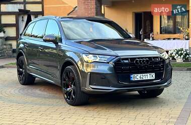 Внедорожник / Кроссовер Audi Q7 2022 в 