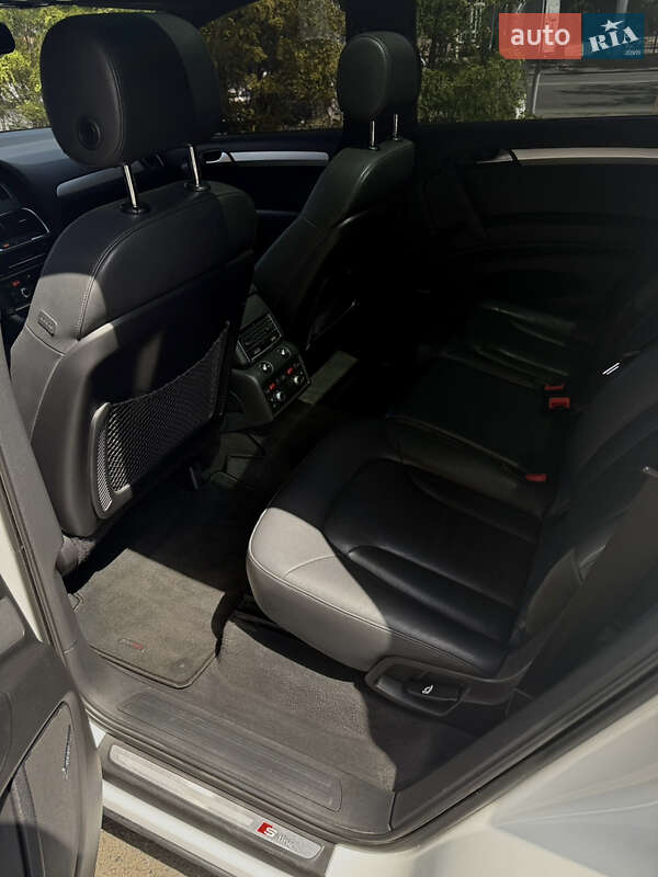 Внедорожник / Кроссовер Audi Q7 2012 в Одессе
