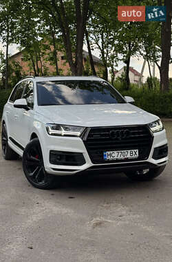 Внедорожник / Кроссовер Audi Q7 2017 в 