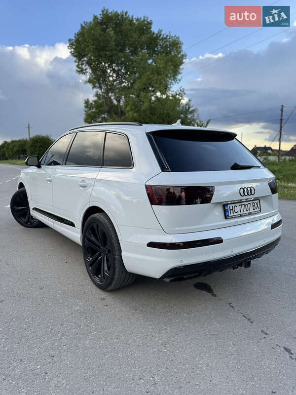 Позашляховик / Кросовер Audi Q7 2017 в Винниках