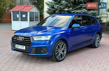 Позашляховик / Кросовер Audi Q7 2016 в 