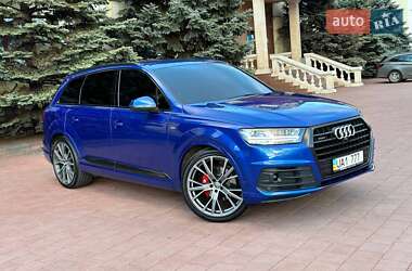 Позашляховик / Кросовер Audi Q7 2016 в 