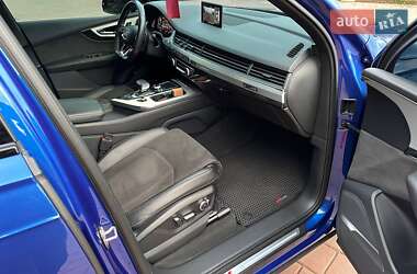Позашляховик / Кросовер Audi Q7 2016 в 