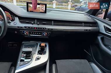 Позашляховик / Кросовер Audi Q7 2016 в 