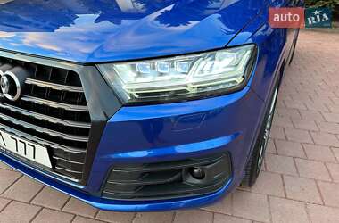 Позашляховик / Кросовер Audi Q7 2016 в 