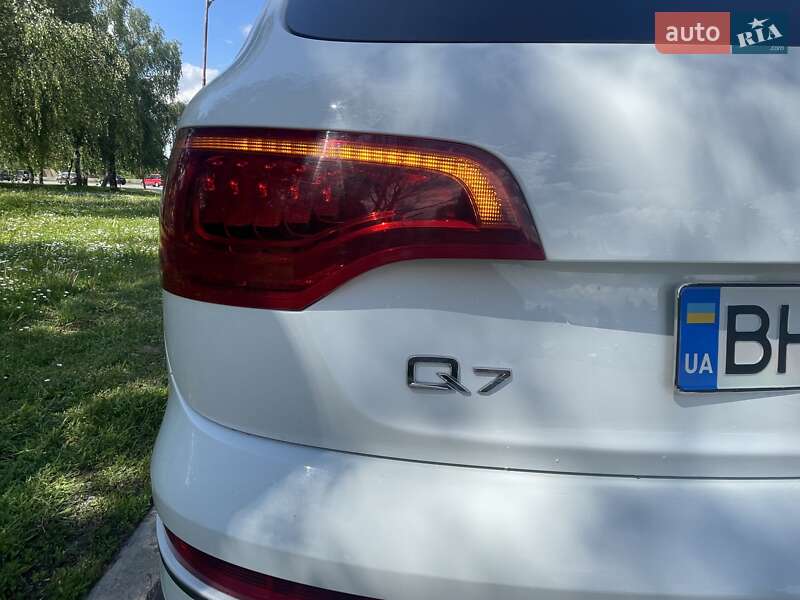 Позашляховик / Кросовер Audi Q7 2014 в Одесі