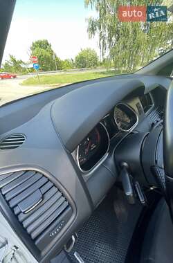 Внедорожник / Кроссовер Audi Q7 2014 в 