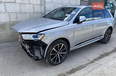 Внедорожник / Кроссовер Audi Q7 2022 в 