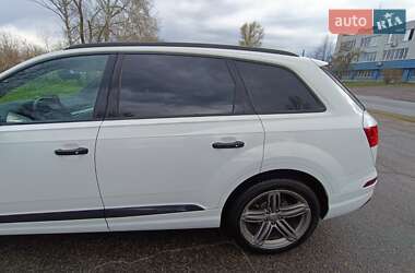 Внедорожник / Кроссовер Audi Q7 2017 в 