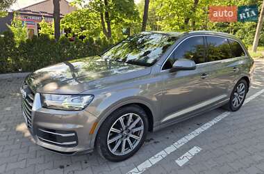 Внедорожник / Кроссовер Audi Q7 2017 в 