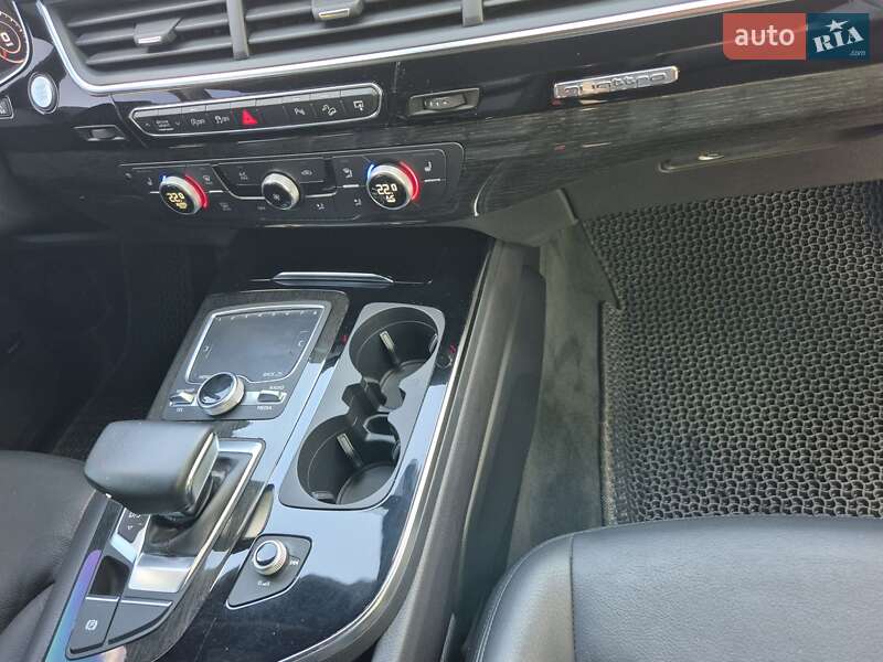 Внедорожник / Кроссовер Audi Q7 2017 в Виннице