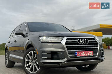 Внедорожник / Кроссовер Audi Q7 2018 в 