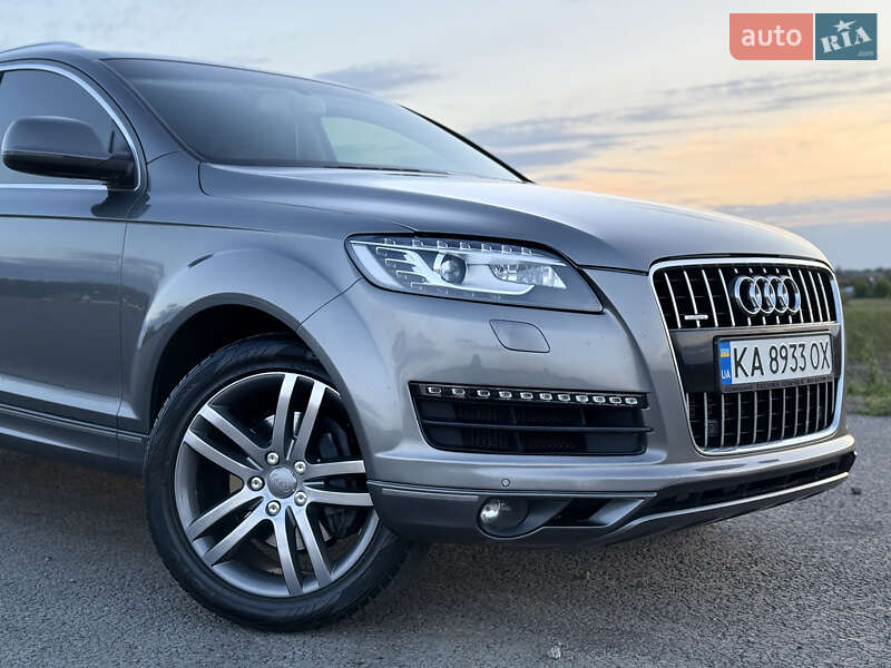 Внедорожник / Кроссовер Audi Q7 2010 в 