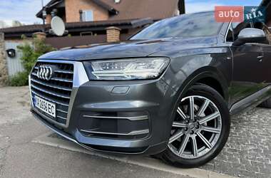 Внедорожник / Кроссовер Audi Q7 2018 в 