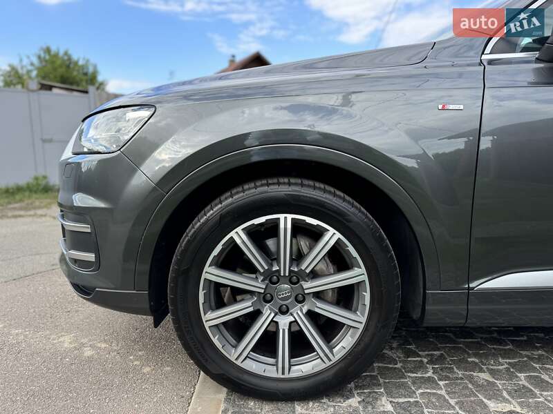 Позашляховик / Кросовер Audi Q7 2018 в Києві фото 15 Позашляховик / Кросовер Audi Q7 2018 в Києві