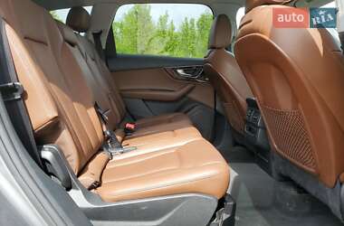 Позашляховик / Кросовер Audi Q7 2017 в 