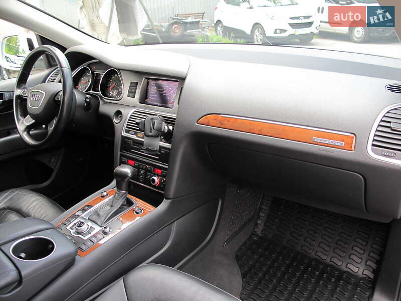 Позашляховик / Кросовер Audi Q7 2014 в Києві