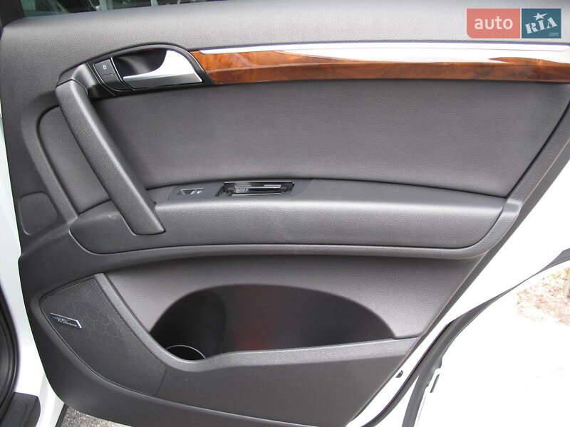 Позашляховик / Кросовер Audi Q7 2014 в Києві