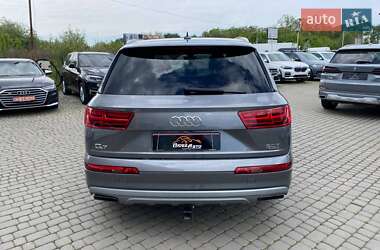 Внедорожник / Кроссовер Audi Q7 2016 в 