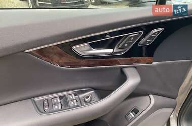 Внедорожник / Кроссовер Audi Q7 2016 в 
