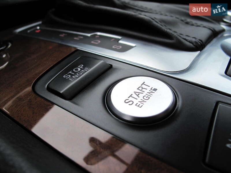 Внедорожник / Кроссовер Audi Q7 2014 в Киеве