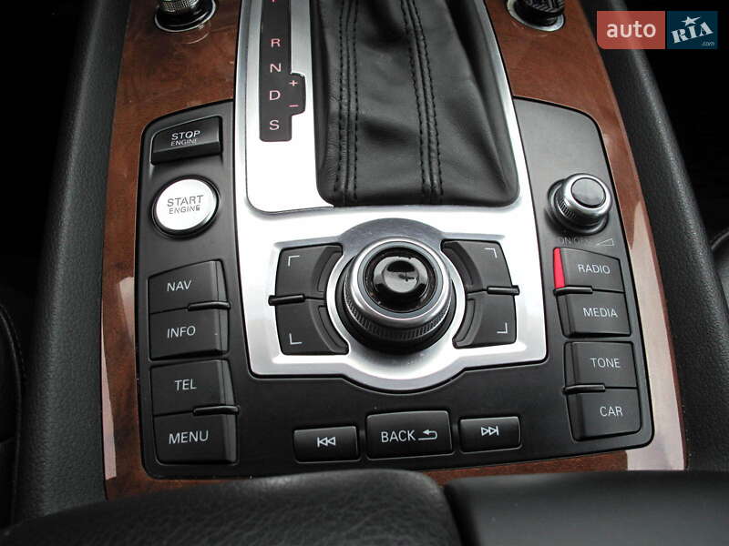 Позашляховик / Кросовер Audi Q7 2014 в Києві