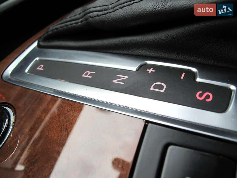 Внедорожник / Кроссовер Audi Q7 2014 в Киеве