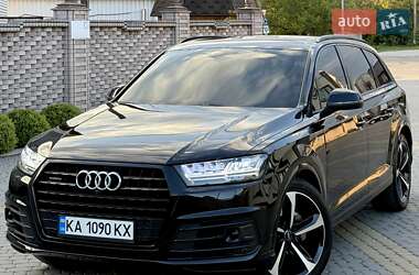 Позашляховик / Кросовер Audi Q7 2019 в 