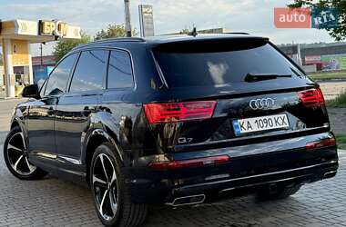 Позашляховик / Кросовер Audi Q7 2019 в 