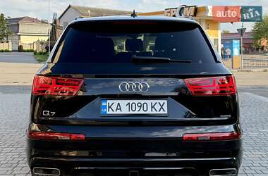 Позашляховик / Кросовер Audi Q7 2019 в 