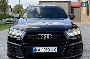 Позашляховик / Кросовер Audi Q7 2019 в 