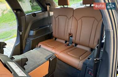 Позашляховик / Кросовер Audi Q7 2019 в 