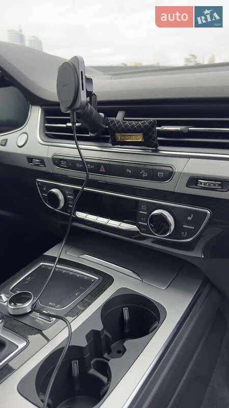 Внедорожник / Кроссовер Audi Q7 2019 в 