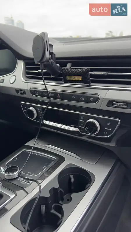 Внедорожник / Кроссовер Audi Q7 2019 в 
