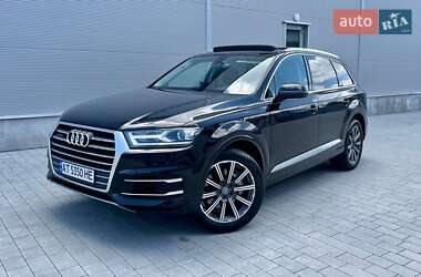 Внедорожник / Кроссовер Audi Q7 2015 в 