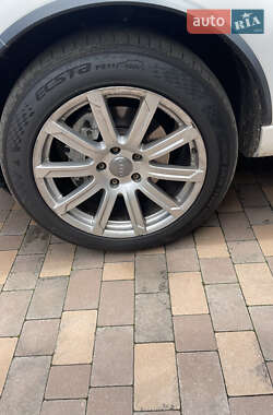 Внедорожник / Кроссовер Audi Q7 2011 в 
