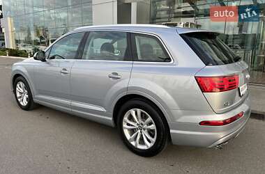 Внедорожник / Кроссовер Audi Q7 2018 в 
