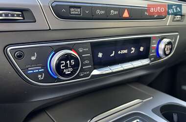 Внедорожник / Кроссовер Audi Q7 2018 в 