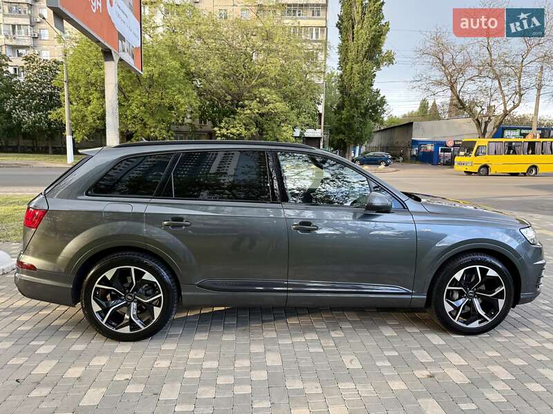 Позашляховик / Кросовер Audi Q7 2018 в Одесі