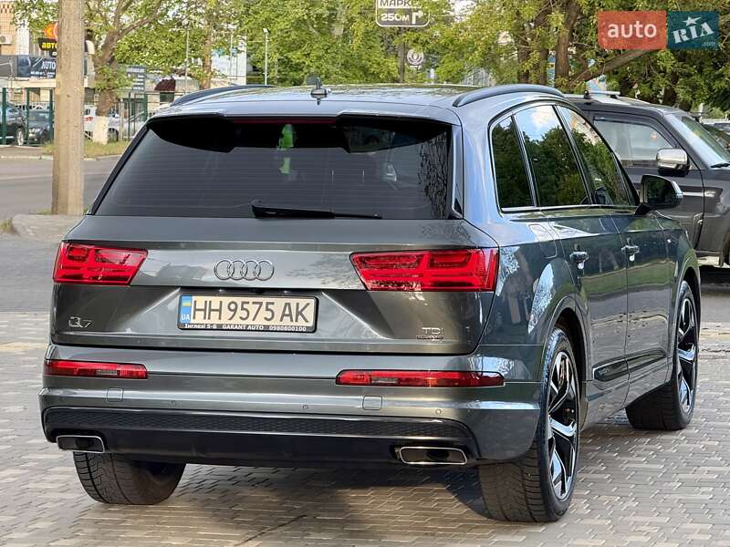 Позашляховик / Кросовер Audi Q7 2018 в Одесі