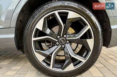 Позашляховик / Кросовер Audi Q7 2018 в 