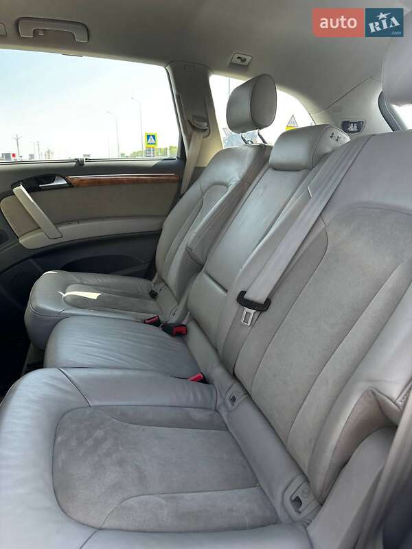 Внедорожник / Кроссовер Audi Q7 2011 в Луцке