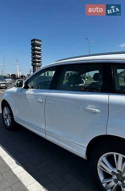 Внедорожник / Кроссовер Audi Q7 2011 в 