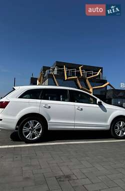 Внедорожник / Кроссовер Audi Q7 2011 в 