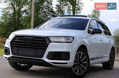 Внедорожник / Кроссовер Audi Q7 2016 в 