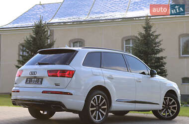 Внедорожник / Кроссовер Audi Q7 2016 в 