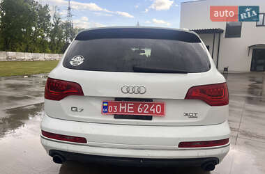 Внедорожник / Кроссовер Audi Q7 2015 в 